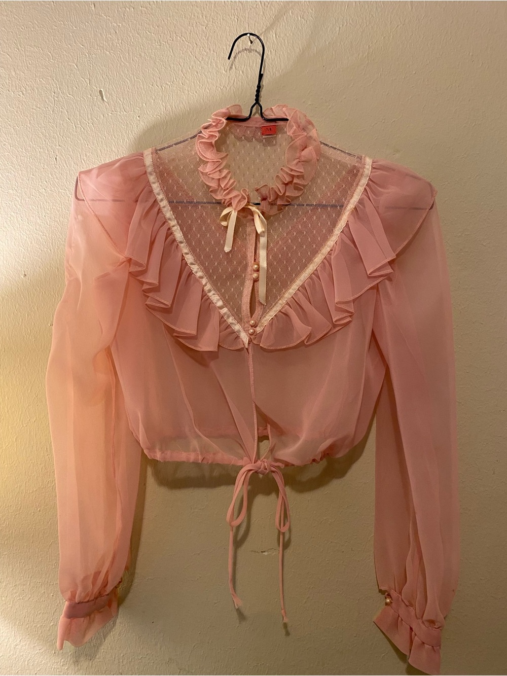 Women’s True Vintage Sheer Blush Ruffle collar Blouse With Pearl Buttons Sz 7/8